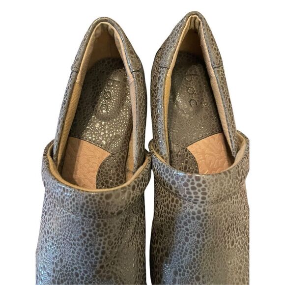 BOC Womens Grey Brown Born Peggy Pebbled Faux Leather Slip On Wedge Clog Size 8M - Picture 2 of 13